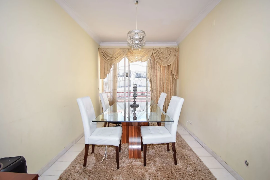 Apartamento T3 para Venda em São Domingos de Rana Foto 5