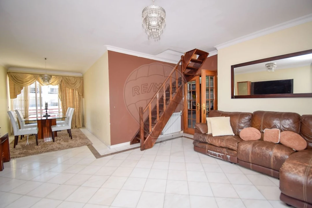 Apartamento T3 para Venda em São Domingos de Rana Foto 23