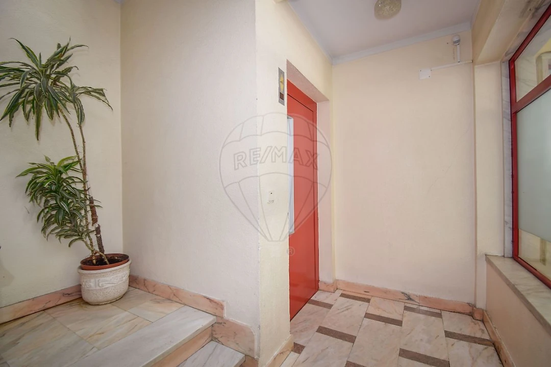 Apartamento T3 para Venda em São Domingos de Rana Foto 30