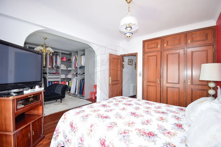 Apartamento T3 para Venda em São Domingos de Rana Foto 18