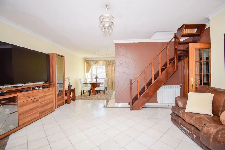 Apartamento T3 para Venda em São Domingos de Rana Foto 8