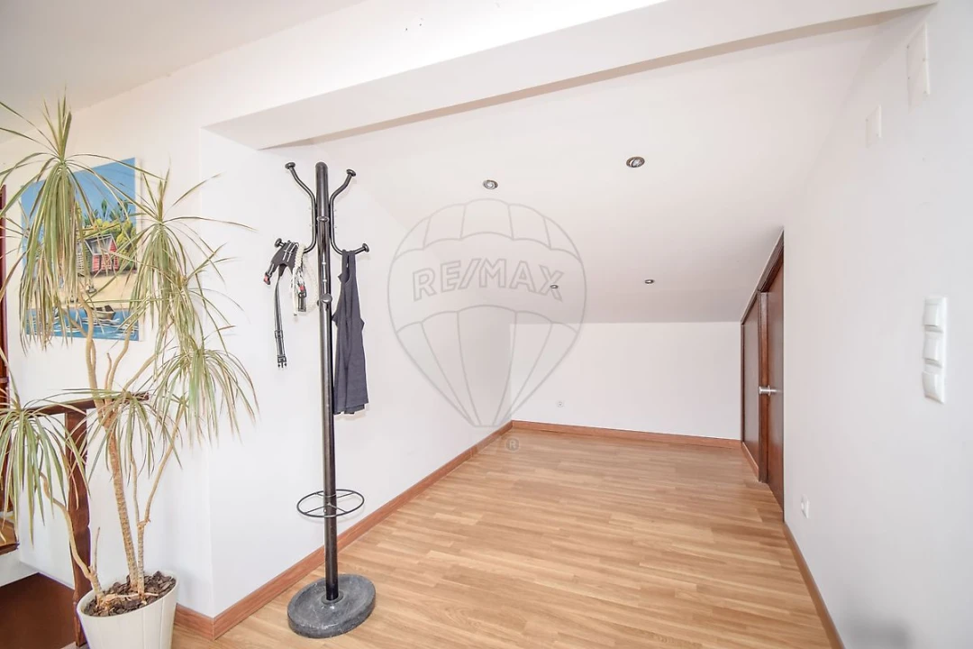 Apartamento T3 para Venda em São Domingos de Rana Foto 24