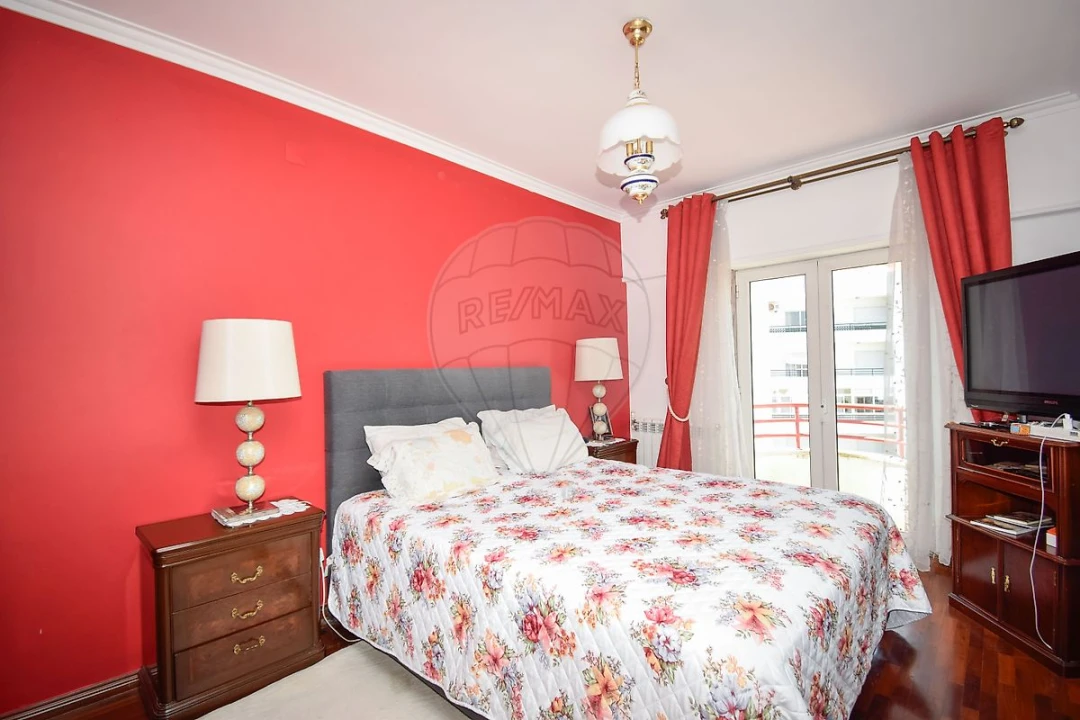 Apartamento T3 para Venda em São Domingos de Rana Foto 16