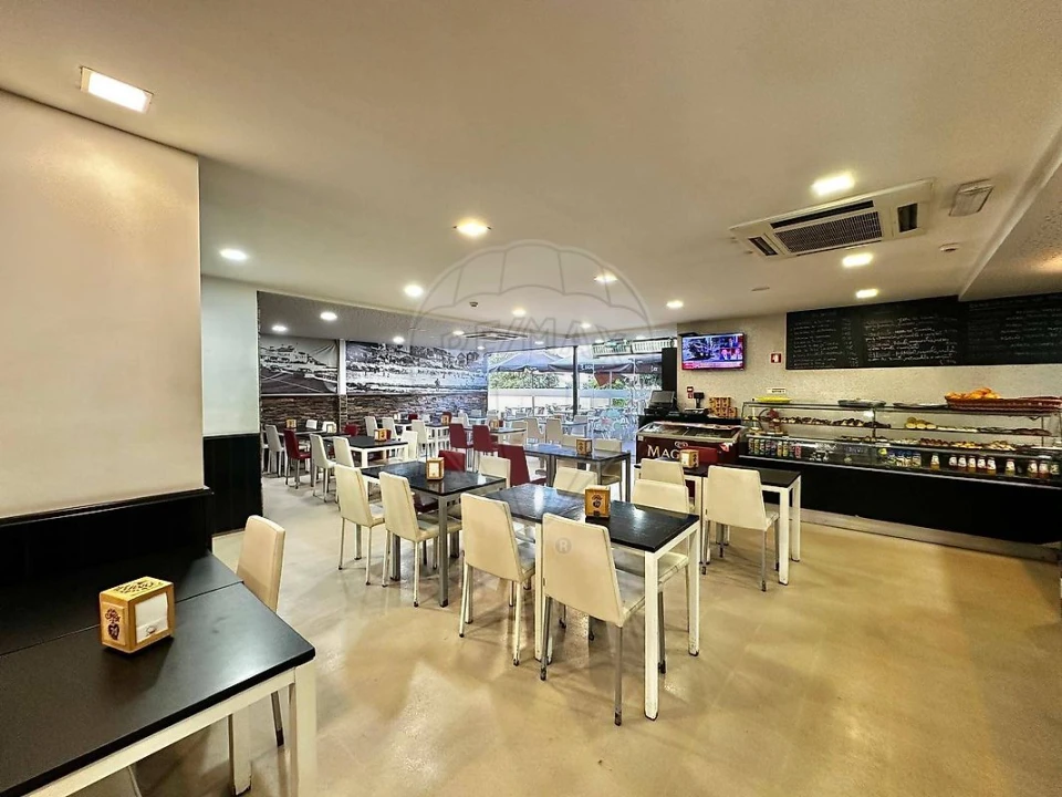 Negócio para Venda em São Domingos de Rana Foto 2