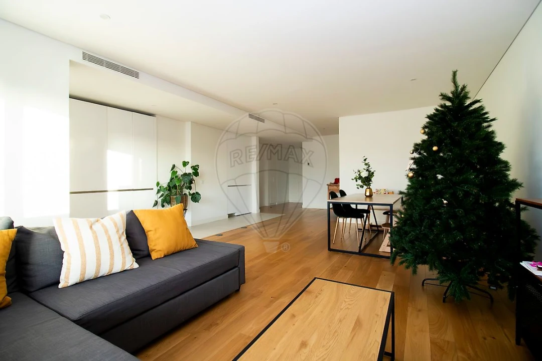 Apartamento T4 para Venda em Algés, Linda-A-Velha e Cruz Quebrada-Dafundo Foto 2