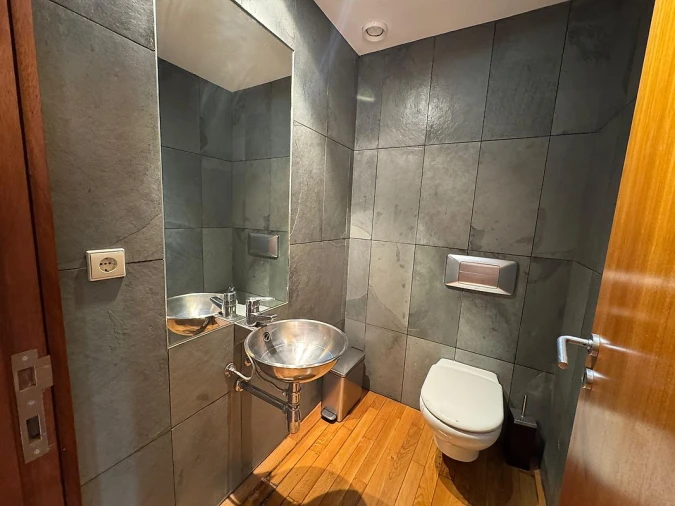 Apartamento T3 para Arrendamento em Lordelo do Ouro e Massarelos Foto 9