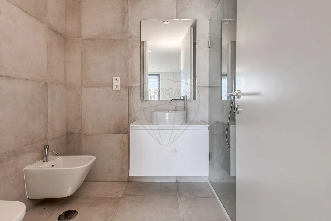 Apartamento T1 para Arrendamento em Paranhos Foto 6