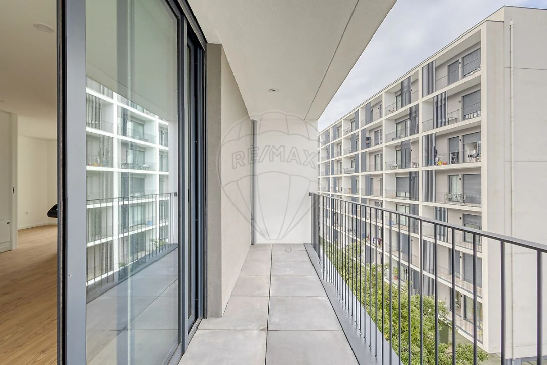 Apartamento T1 para Arrendamento em Paranhos Foto 14