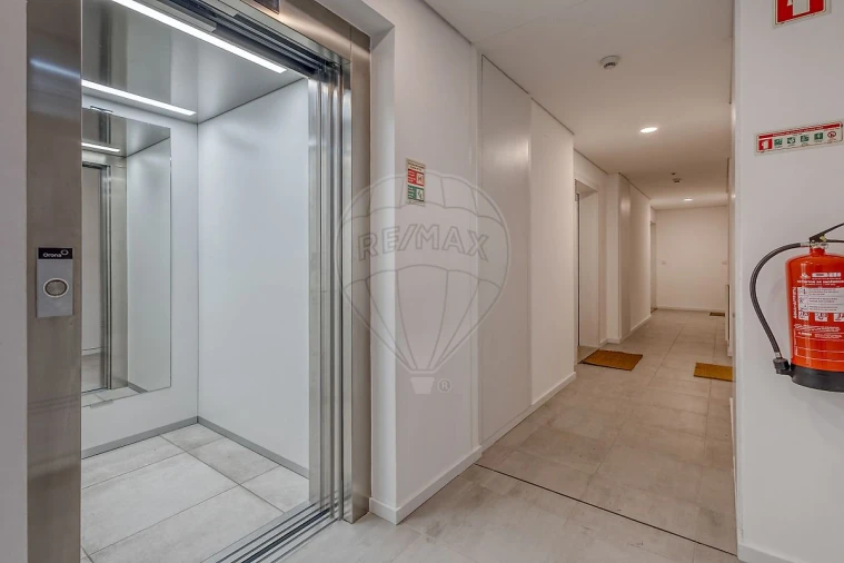 Apartamento T1 para Arrendamento em Paranhos Foto 18