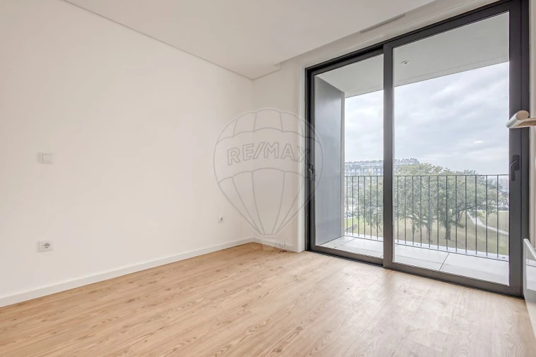 Apartamento T1 para Arrendamento em Paranhos Foto 3