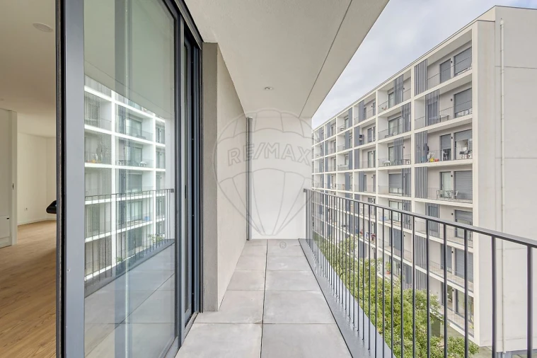 Apartamento T1 para Arrendamento em Paranhos Foto 14