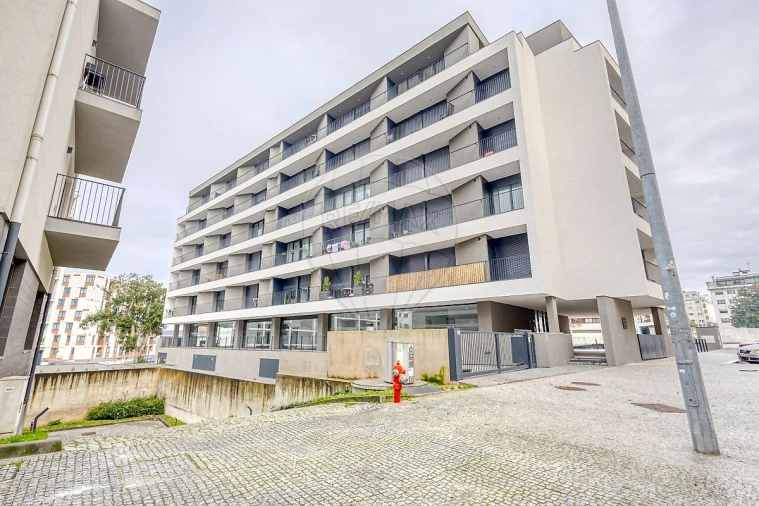 Apartamento T1 para Arrendamento em Paranhos Foto 7