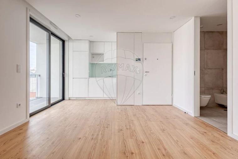 Apartamento T1 para Arrendamento em Paranhos Foto 5