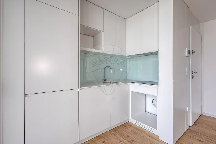 Apartamento T1 para Arrendamento em Paranhos Foto 4