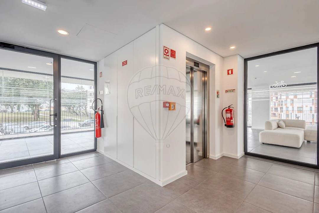 Apartamento T1 para Arrendamento em Paranhos Foto 21