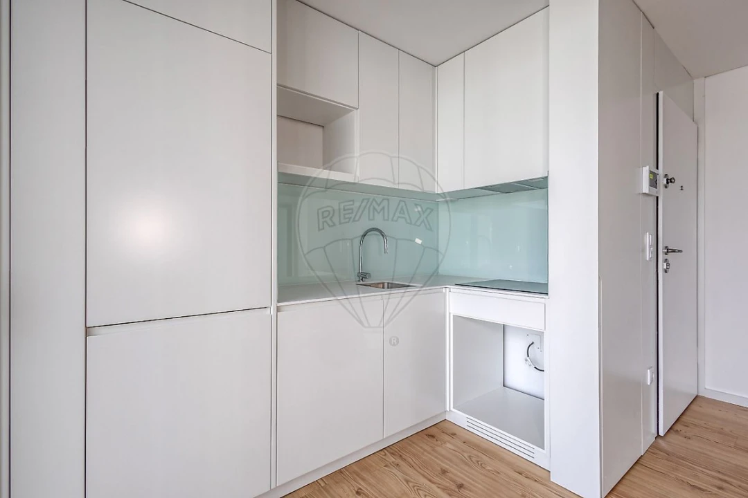 Apartamento T1 para Arrendamento em Paranhos Foto 4