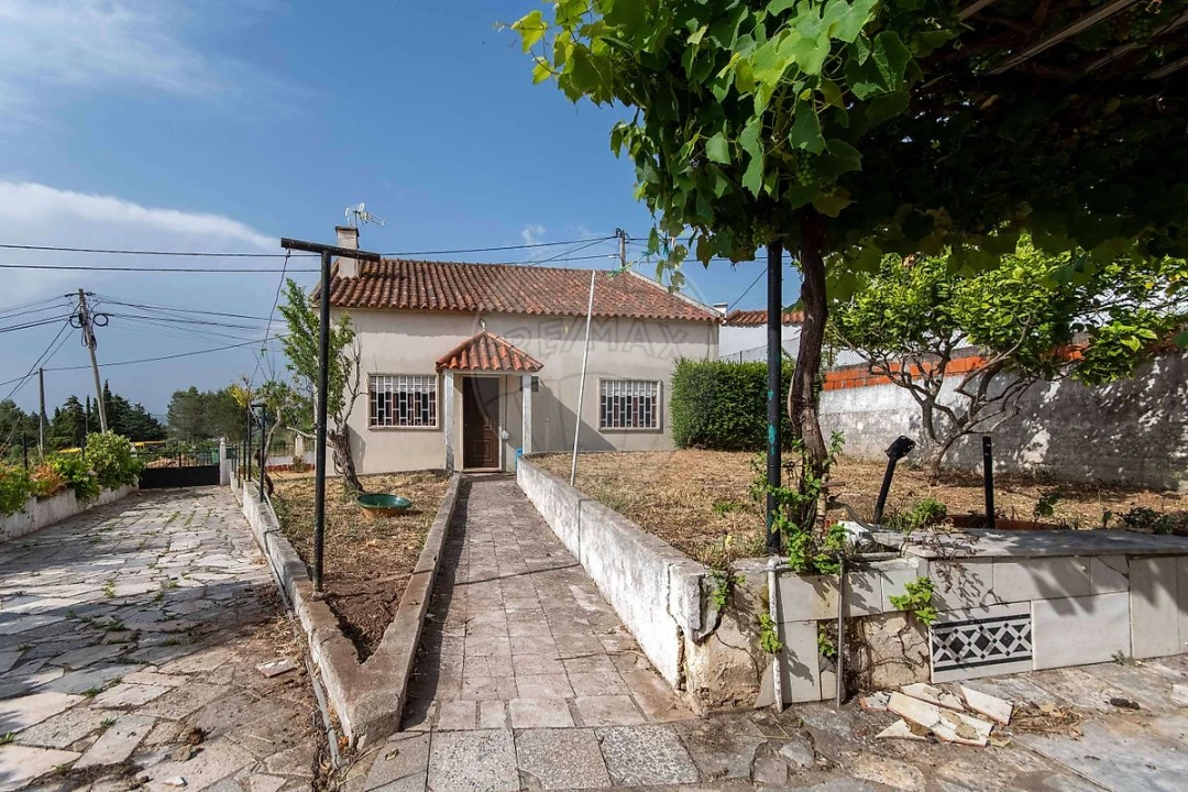 Moradia T3 para Venda em Vialonga Foto 8