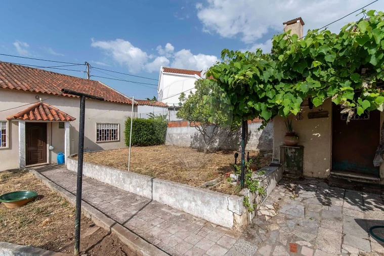 Moradia T3 para Venda em Vialonga Foto 9