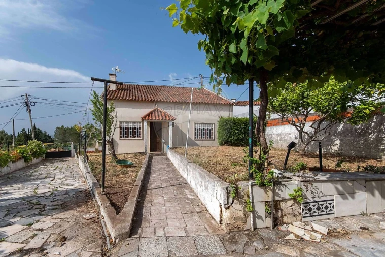 Moradia T3 para Venda em Vialonga Foto 8