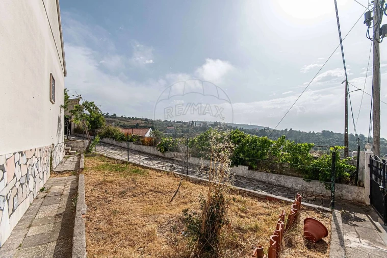 Moradia T3 para Venda em Vialonga Foto 5