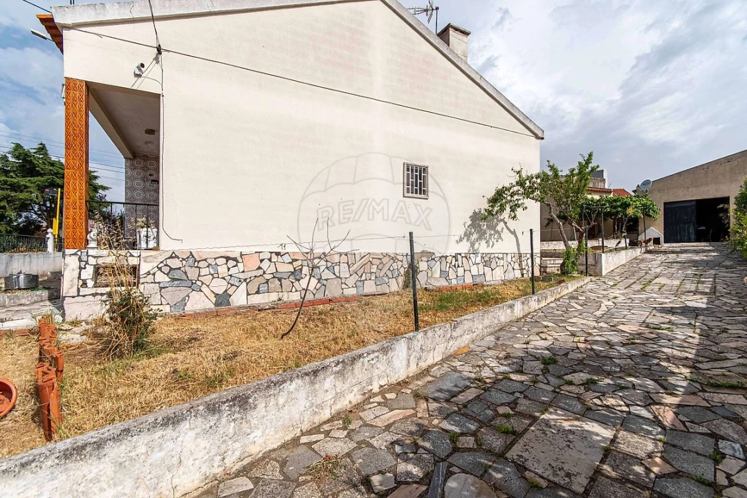 Moradia T3 para Venda em Vialonga Foto 6