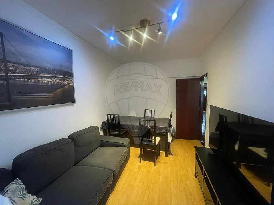 Apartamento T2 para Venda em Santa Iria de Azoia, São João da Talha e Bobadela Foto 1