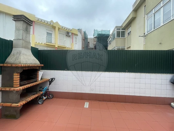 Apartamento T2 para Venda em Santa Iria de Azoia, São João da Talha e Bobadela Foto 13