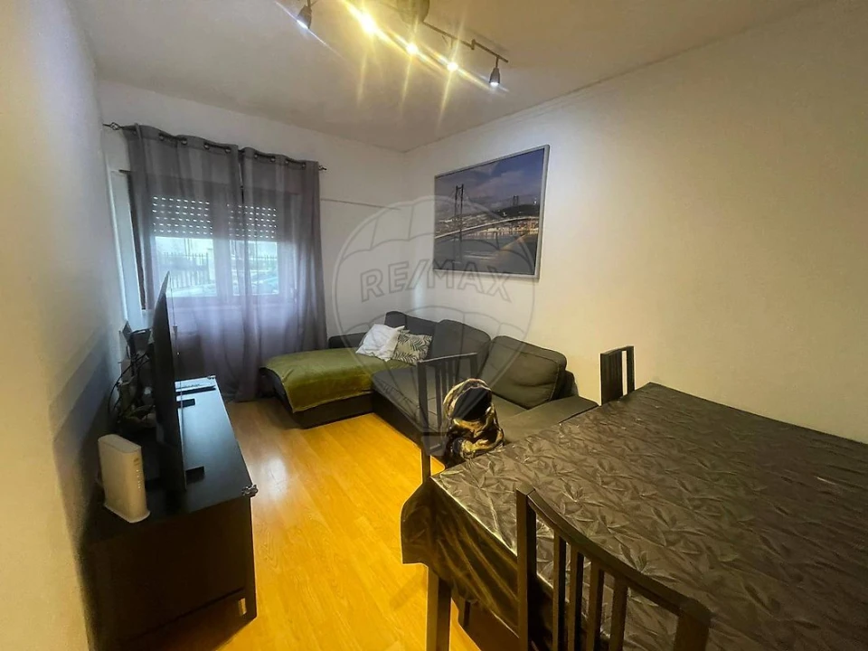 Apartamento T2 para Venda em Santa Iria de Azoia, São João da Talha e Bobadela Foto 3