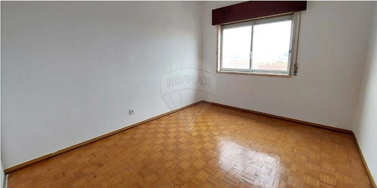 Apartamento T2 para Venda em Rio de Mouro Foto 8