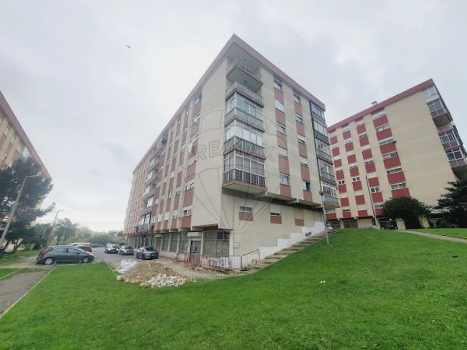 Apartamento T2 para Venda em Rio de Mouro Foto 19