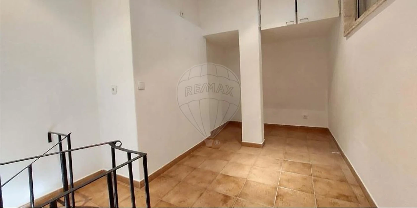 Apartamento T2 para Venda em Rio de Mouro Foto 5