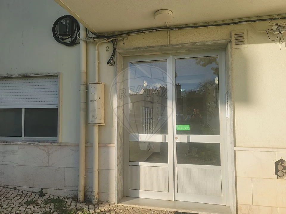 Apartamento T2 para Venda em Rio de Mouro Foto 23