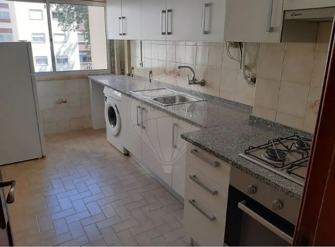 Apartamento T2 para Venda em Rio de Mouro Foto 10