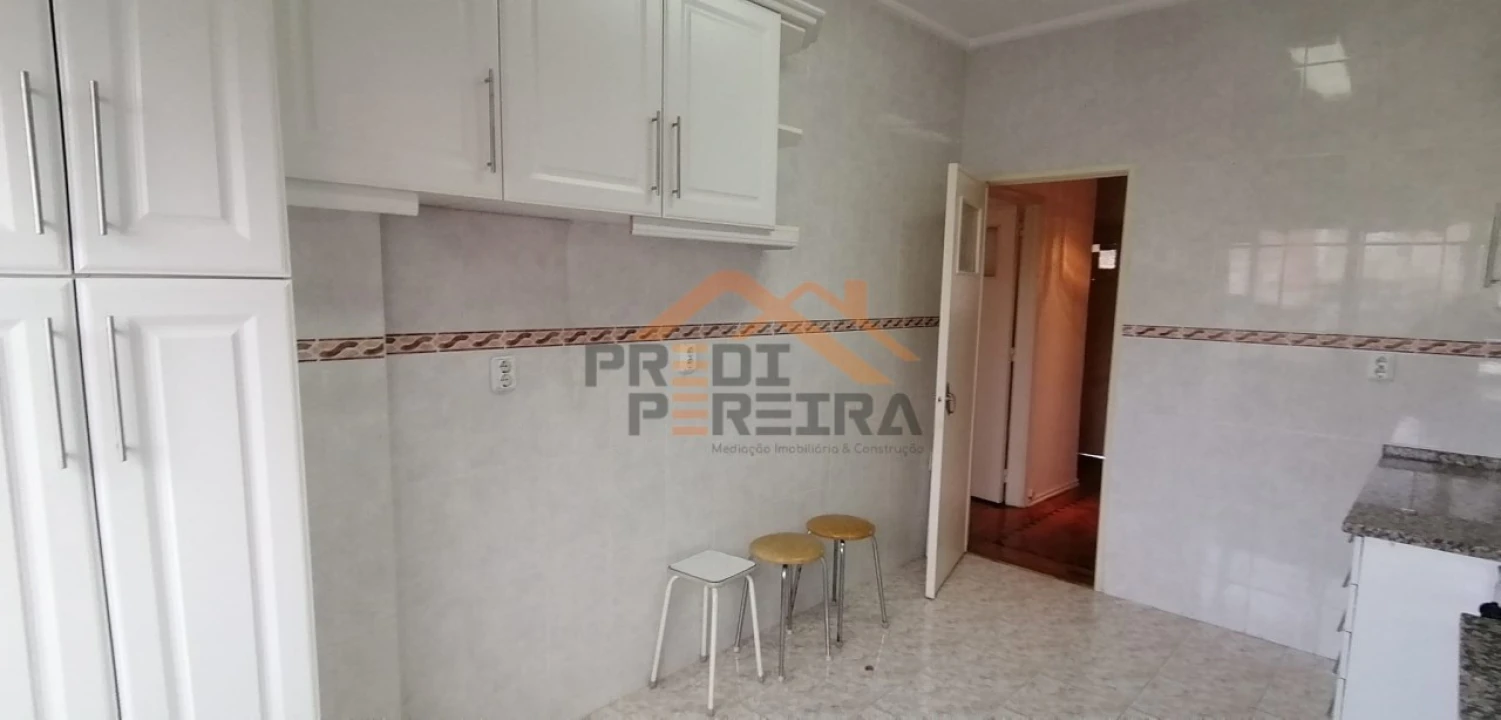 Apartamento T2 para Venda em Águas Livres Foto 5