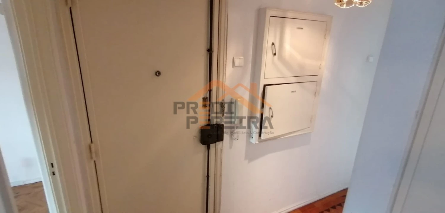 Apartamento T2 para Venda em Águas Livres Foto 9