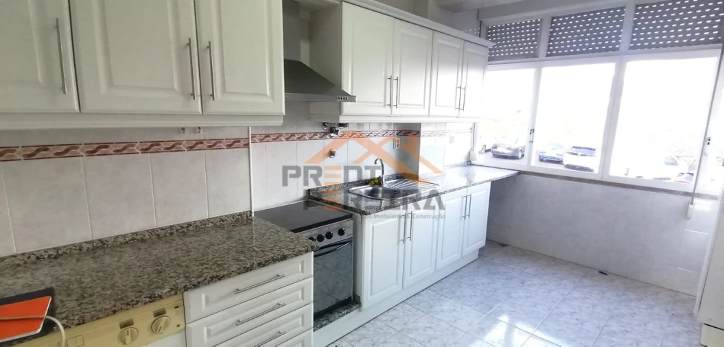 Apartamento T2 para Venda em Águas Livres Foto 2