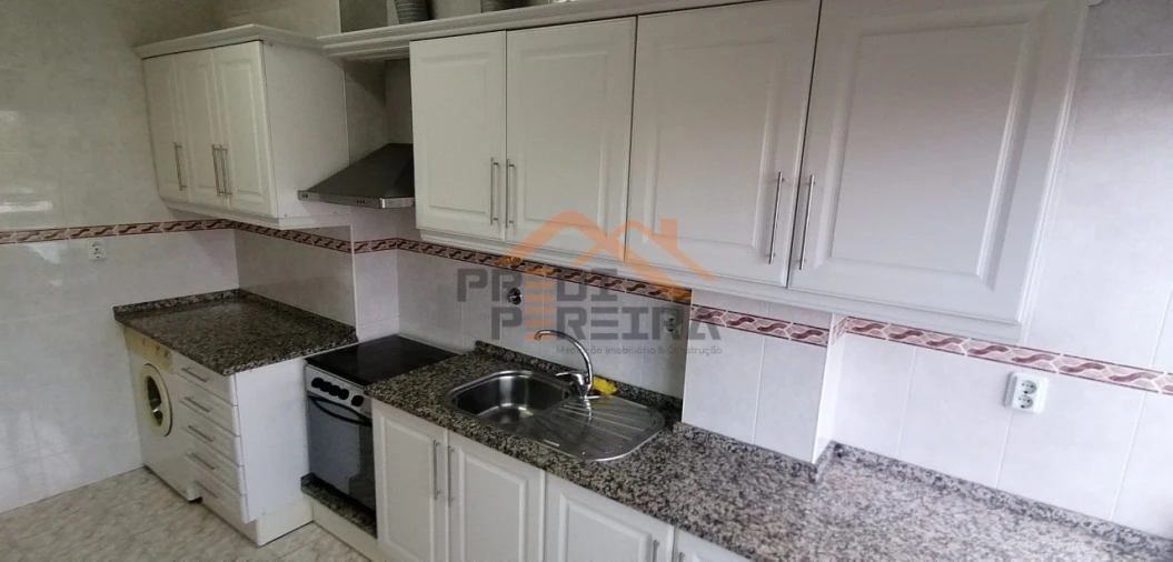 Apartamento T2 para Venda em Águas Livres Foto 3