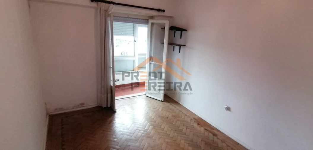 Apartamento T2 para Venda em Águas Livres Foto 10