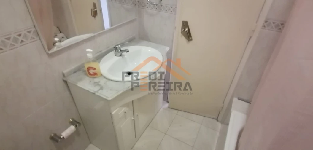 Apartamento T2 para Venda em Águas Livres Foto 21