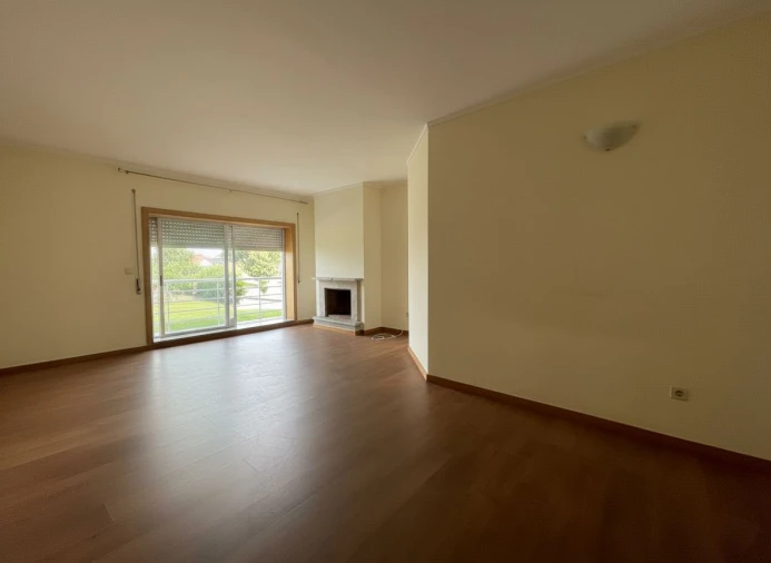 Apartamento T3 para Venda em Canelas Foto 3