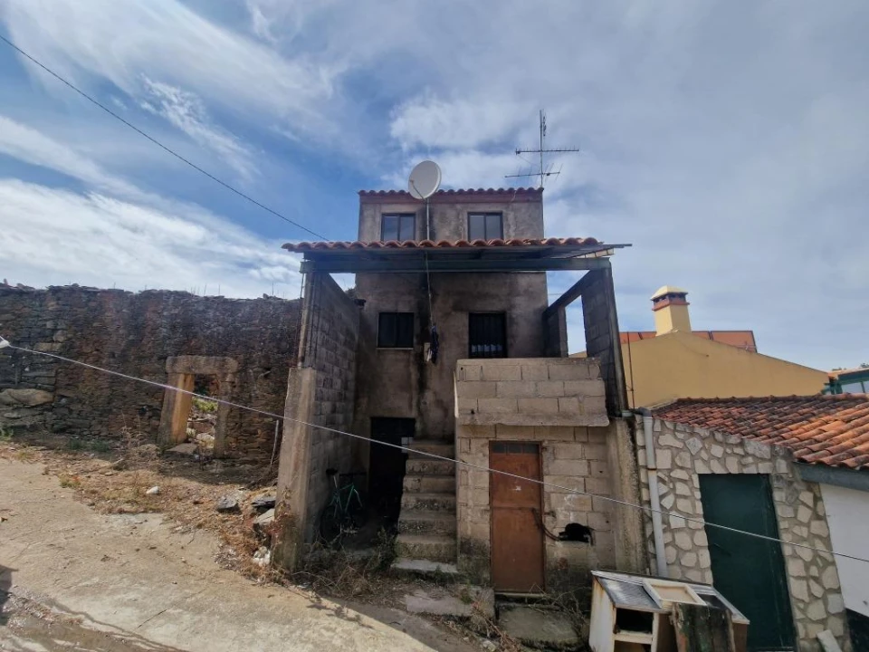 Moradia T1 para Venda em Penamacor Foto 1