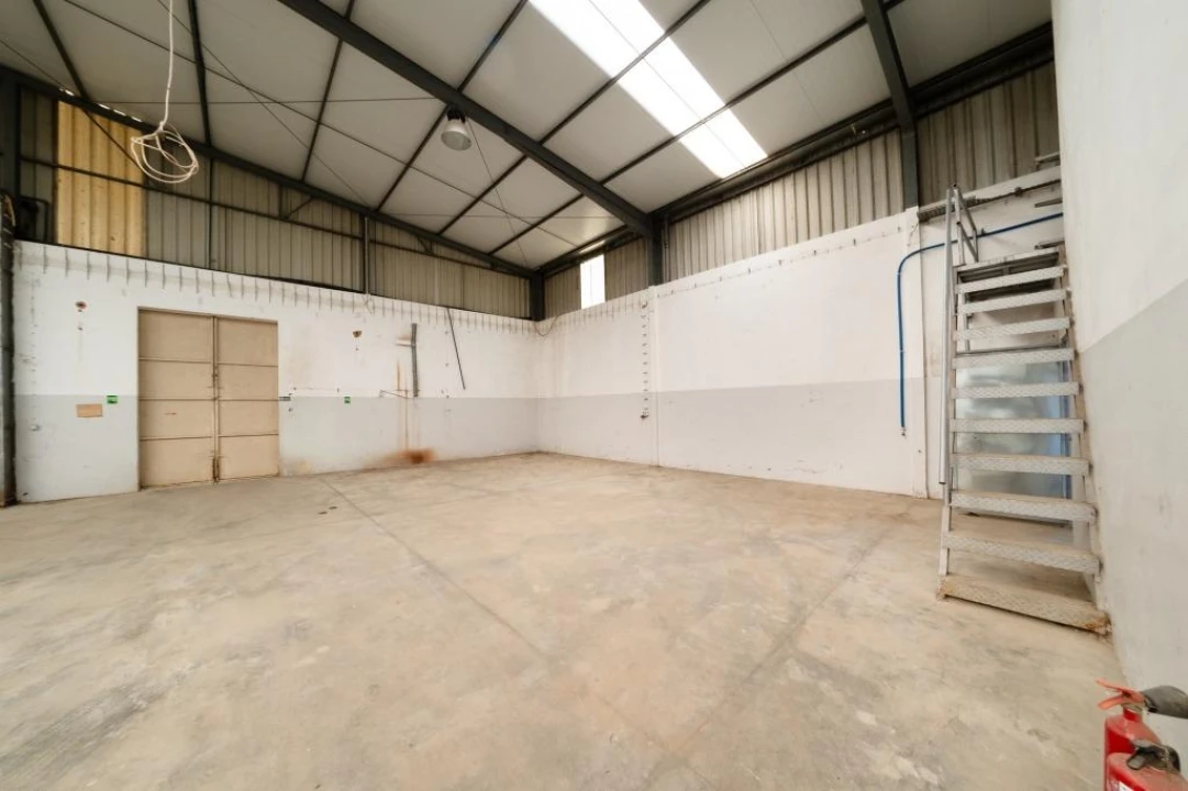 Armazém para Venda em Salvaterra de Magos e Foros de Salvaterra Foto 3