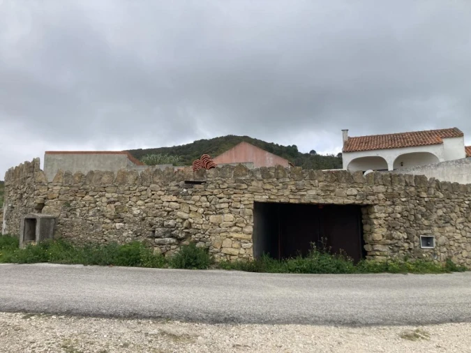 Moradia T1 para Venda em Alenquer (Santo Estêvão e Triana) Foto 1