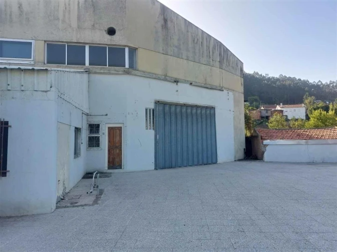 Armazém para Venda em Santa Maria da Feira, Travanca, Sanfins e Espargo