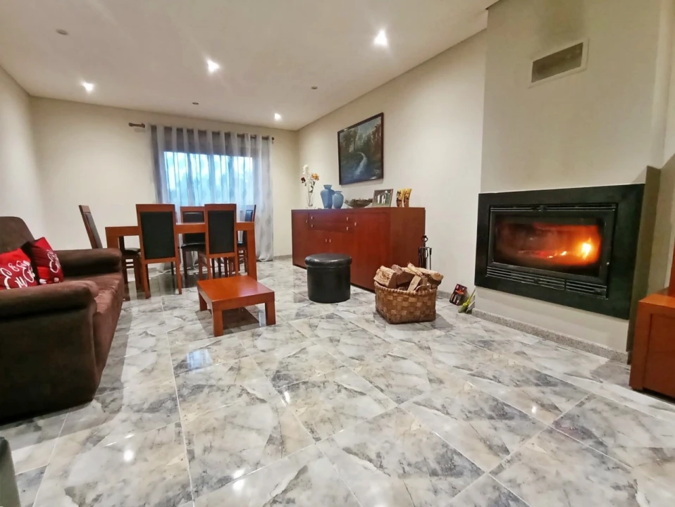 Moradia T3 para Venda em Folgosa Foto 1