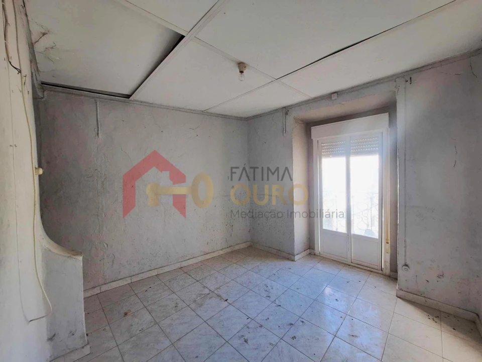 Moradia T4 para Venda em Assunção, Ajuda, Salvador e Santo Ildefonso Foto 11