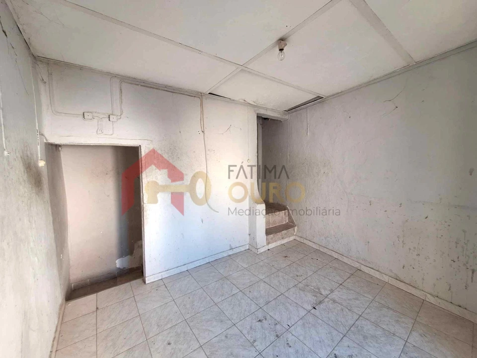 Moradia T4 para Venda em Assunção, Ajuda, Salvador e Santo Ildefonso Foto 12