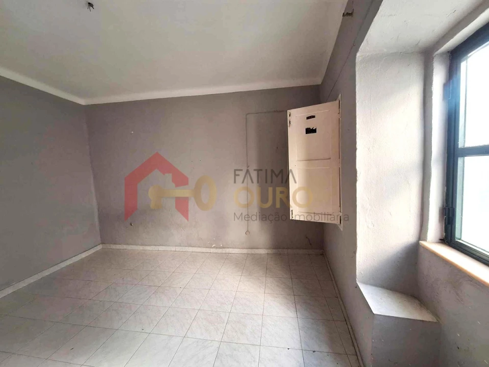 Moradia T4 para Venda em Assunção, Ajuda, Salvador e Santo Ildefonso Foto 16