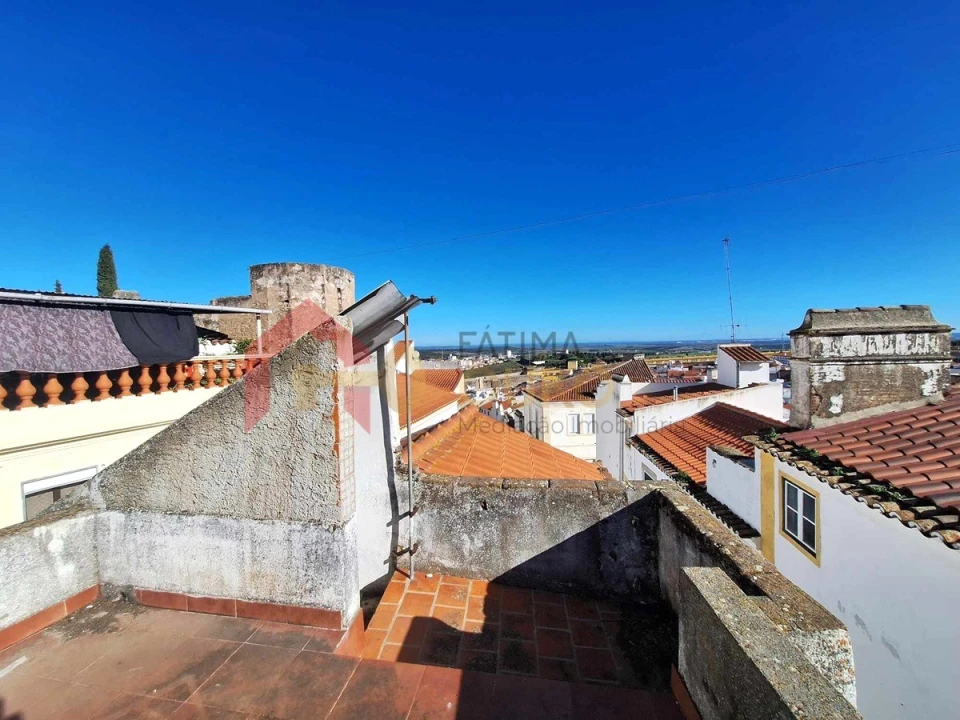 Moradia T4 para Venda em Assunção, Ajuda, Salvador e Santo Ildefonso Foto 23