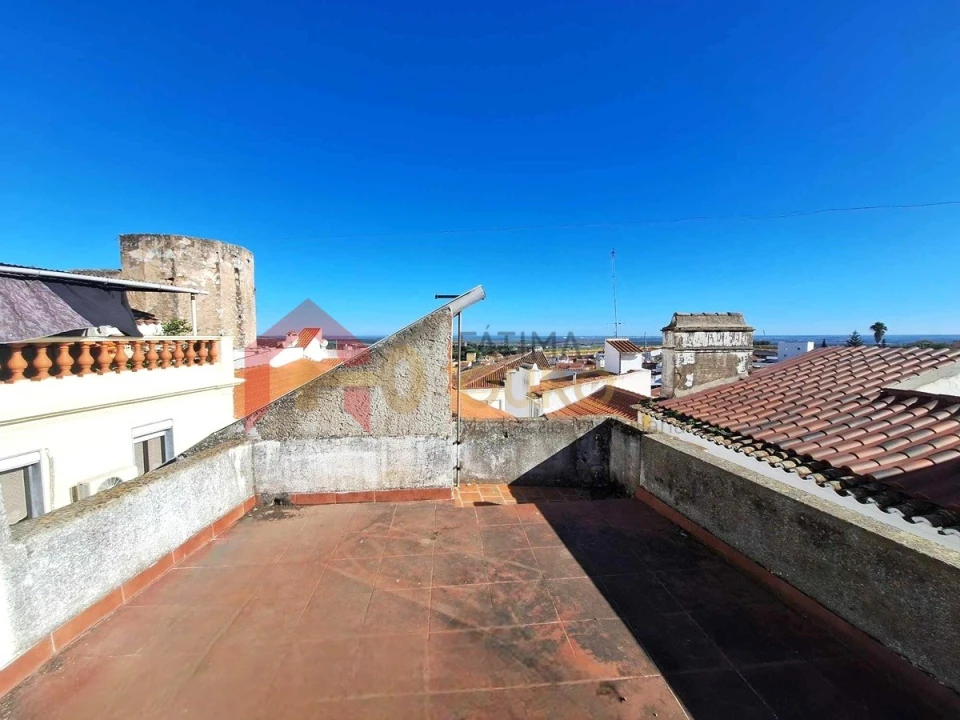 Moradia T4 para Venda em Assunção, Ajuda, Salvador e Santo Ildefonso Foto 24